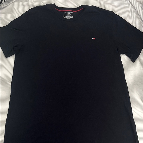 Tommy Hilfiger Men's Navy Tee - Picture 1 of 1